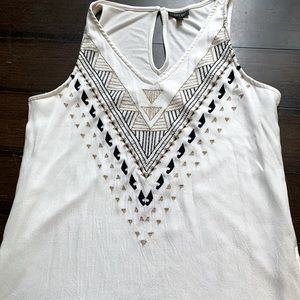 Women’s White Sleeveless Top